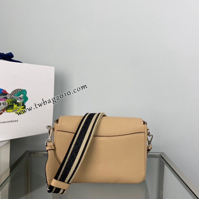 Prada專櫃新款鹿皮紋牛皮肩背女包 1BD314 普拉達雙肩帶全皮翻蓋小挎包 csp1683